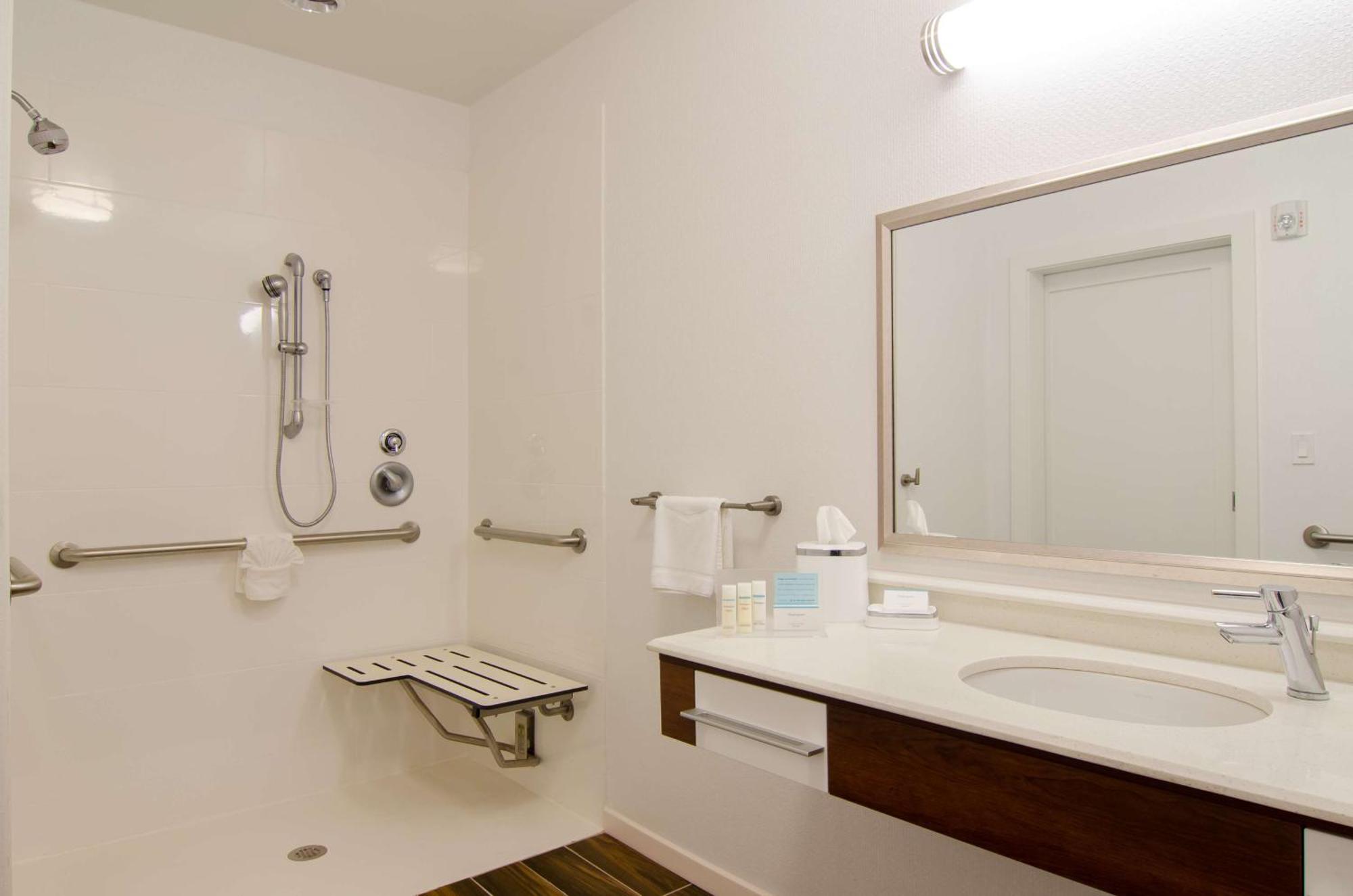 Hampton Inn & Suites Гантсвілл Екстер'єр фото