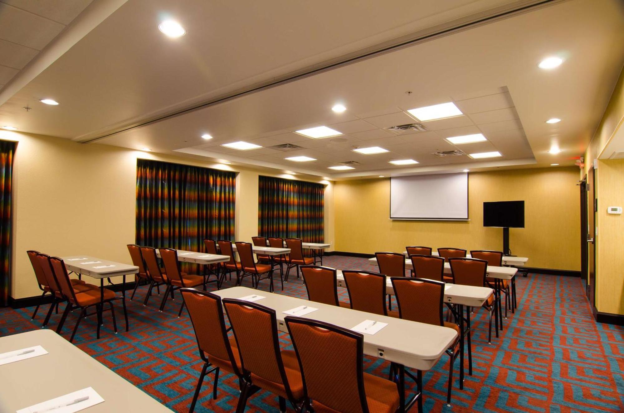 Hampton Inn & Suites Гантсвілл Екстер'єр фото