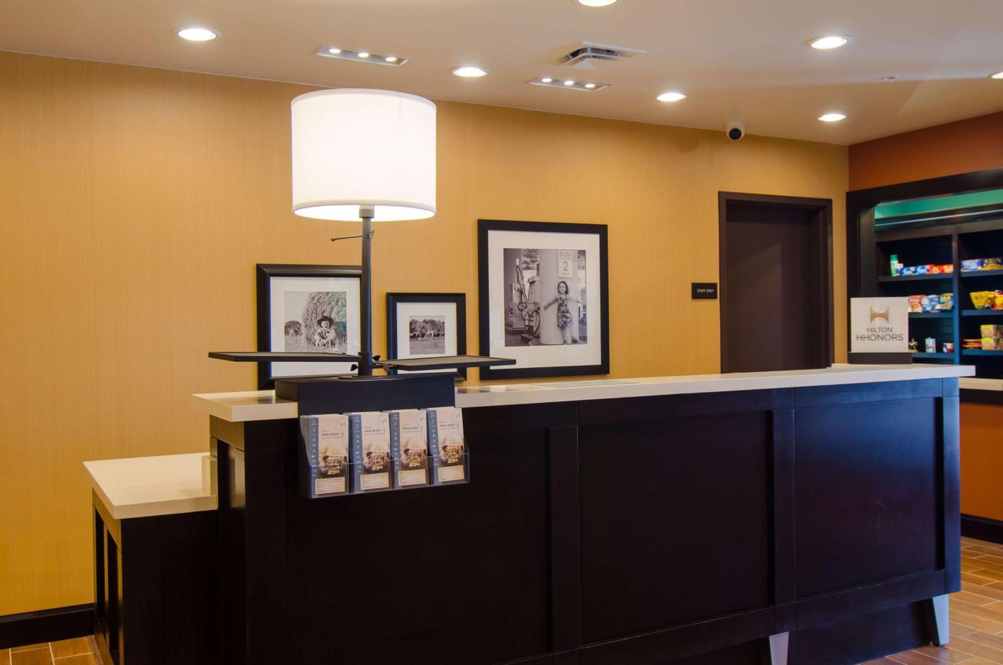 Hampton Inn & Suites Гантсвілл Екстер'єр фото