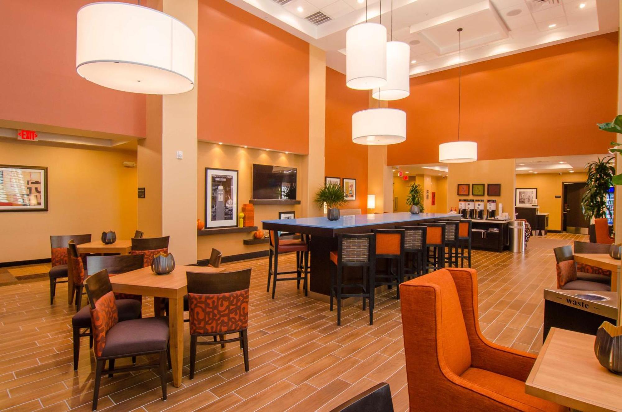 Hampton Inn & Suites Гантсвілл Екстер'єр фото